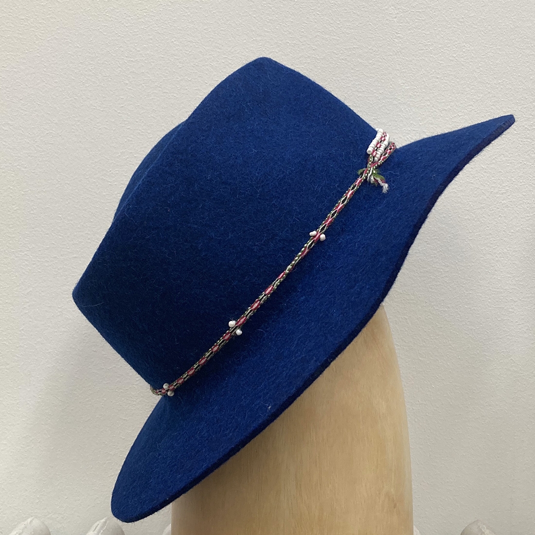 Chapeau bord court en Alpaga - Bleu